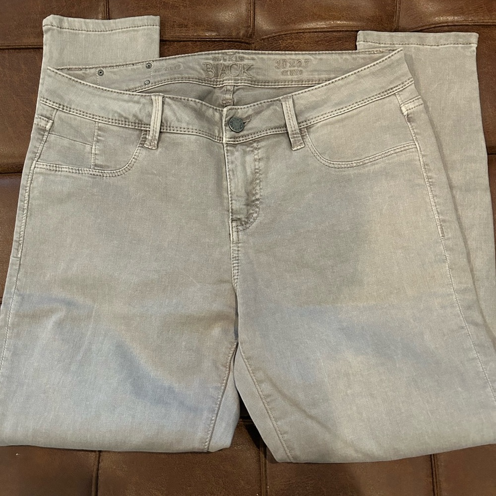 Buckle Cream Skinny Jeans Modern Style